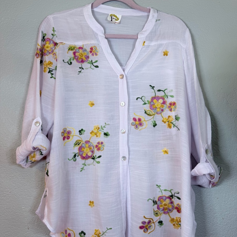 Anthropologie Fig and Flower White Sheer Floral Embroidered Boho Button Up Top L - Picture 3 of 9